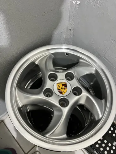 Jogo de rodas Porsche Nova (17) nunca usada.