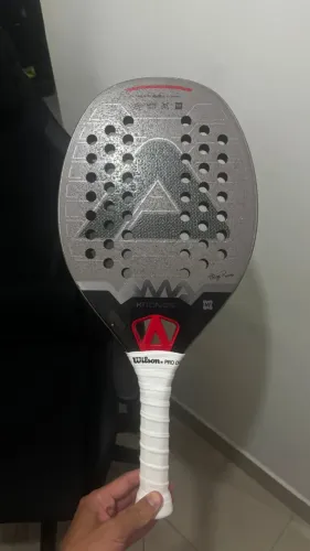 Raquete de beach tennis Ama Kronos Hugo Russo!! Ótimo estado