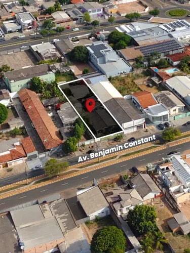 Vende-se excelente terreno bem localizado no bairro São Pedro.