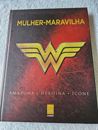 Livro HQ Wonder Woman