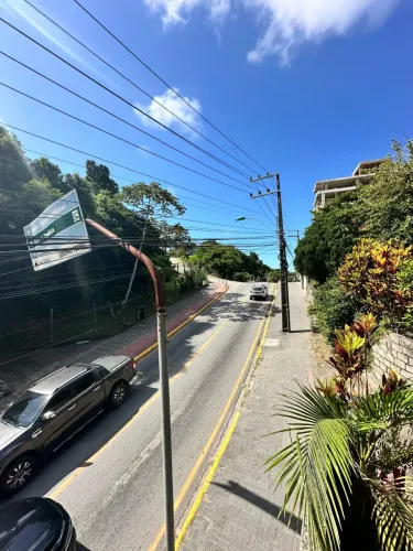 Casa a venda no Centro de Bombinhas, poucos metros da praia
