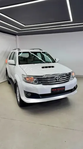Toyota Hilux SW4 SRV D4-d 4X4 3.0 TDI Dies. AUT 2014