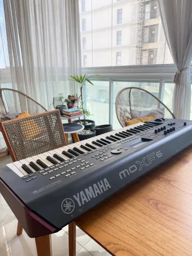 Teclado Yamaha moXF 6