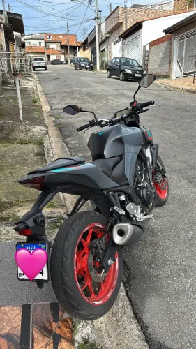 MT 03 cinza