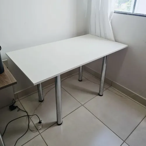 MESA EM MDF BRANCO - 1,20x0,65m