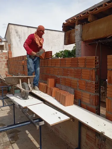 Pedreiro Profissional: Construção e Reforma em Geral