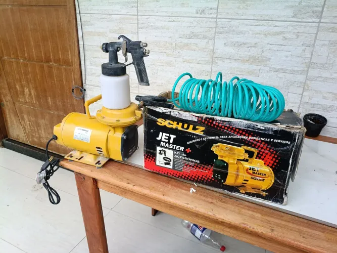 Vendo compressor Schulz com acessórios pouco uso