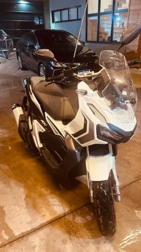 Honda Adv Branca