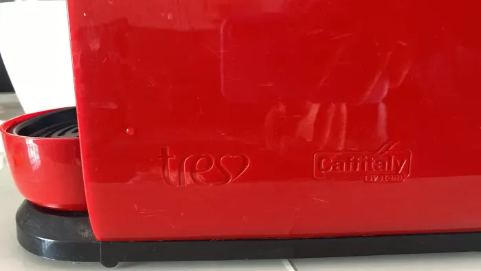 Cafeteira de cápsula três corações 