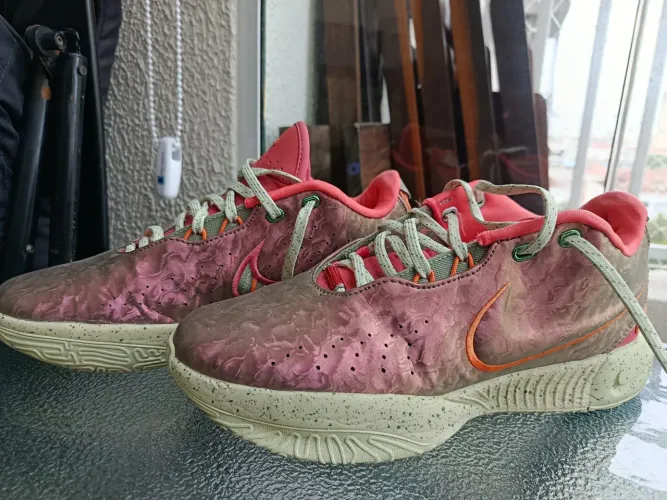 Tênis Nike Basquete LeBron XXI