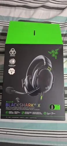 Headset Razer Black Shark V2 X (com caixa)