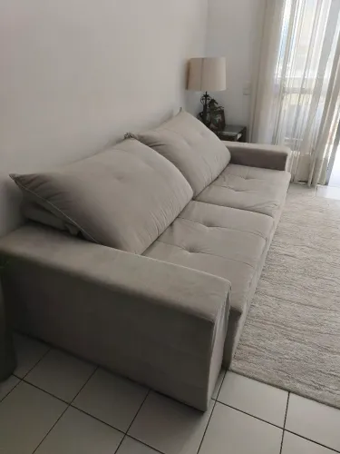 Sofá retrátil de 4 lugares