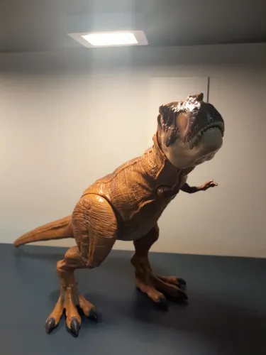 T-Rex Jurassic World Mattel Fallen Kingdon Extreme Chompin Dinossauro Brinquedo