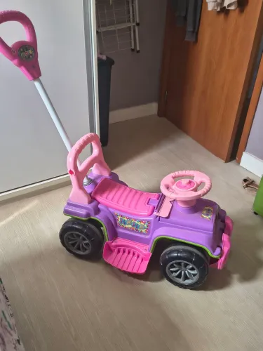 Carrinho Infantil JipJip 4x4 Rosa com Empurrador ? lindo e conservado ?