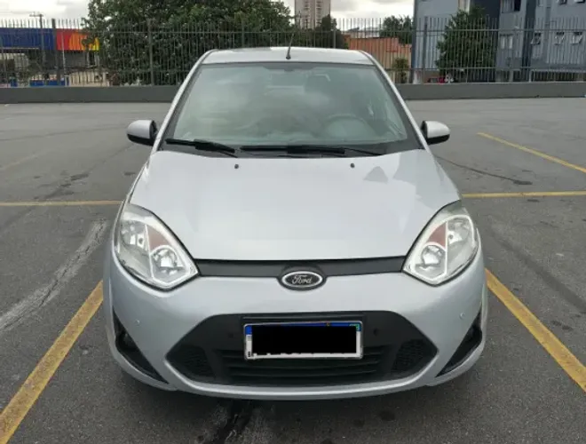 Ford Fiesta SE 1.6 8V Flex 5P 2014