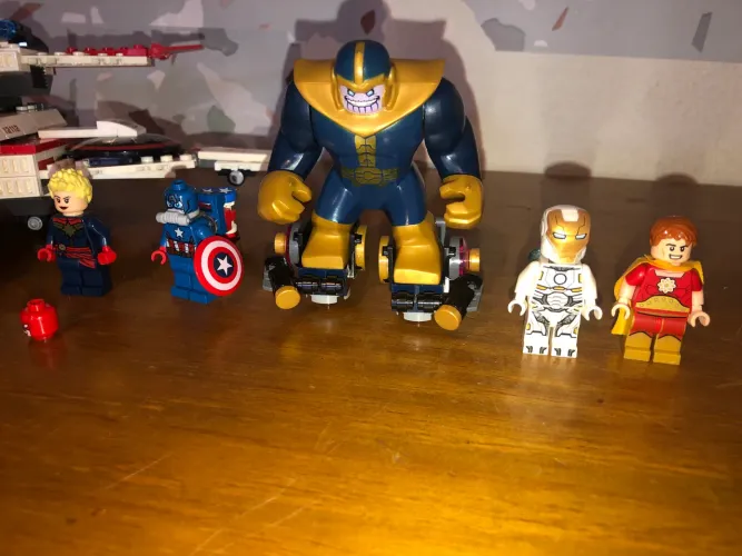 Lego 76049 missão espacial do Quinjet