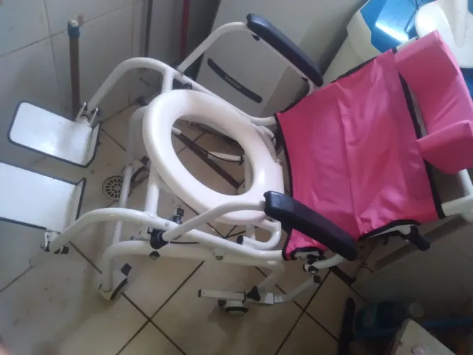 CADEIRA DE BANHO RECLINÁVEL MARCA VANZETTI