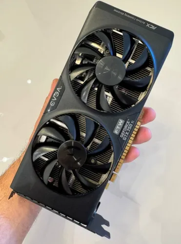 Placa de Video GTX 750 Ti / 2GB EVGA (leia a descrição)