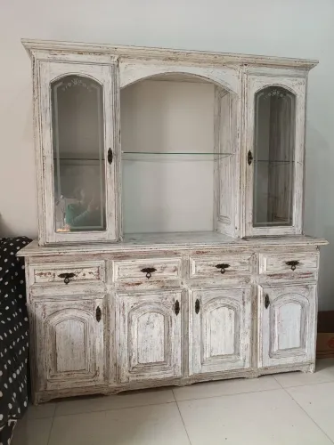 Estante de sala de madeira de lei