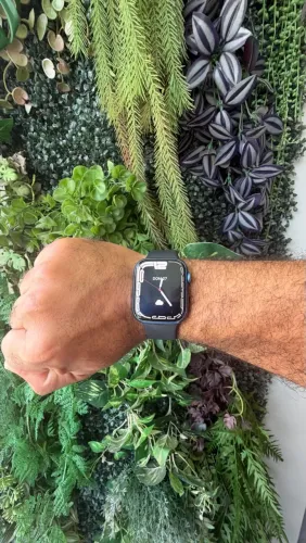 Apple Watch Series 7 45mm + 6 Pulseiras