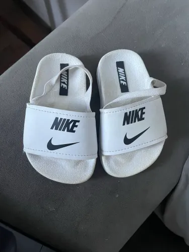 Chinelo Nike infantil 19/20