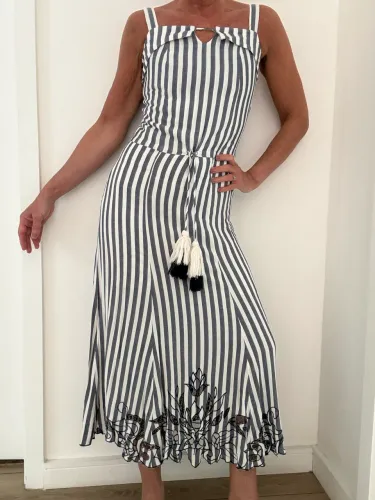 Vestido longo maria filó, bordado na Barra,