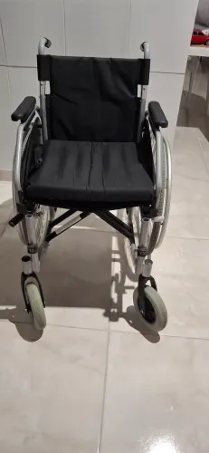 Cadeira de rodas suporta 150kg Hidrolight