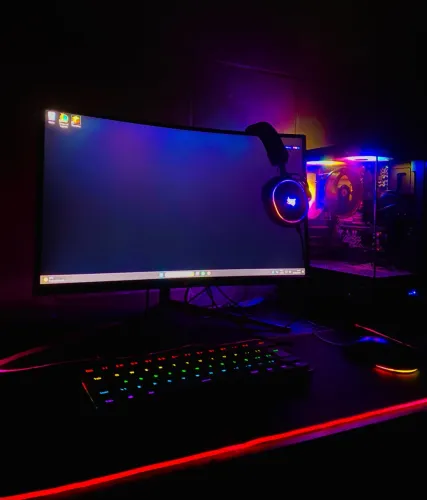 Setup Gamer Ryzen 5 3400G c/ Monitor Curvo 180Hz e Periféricos