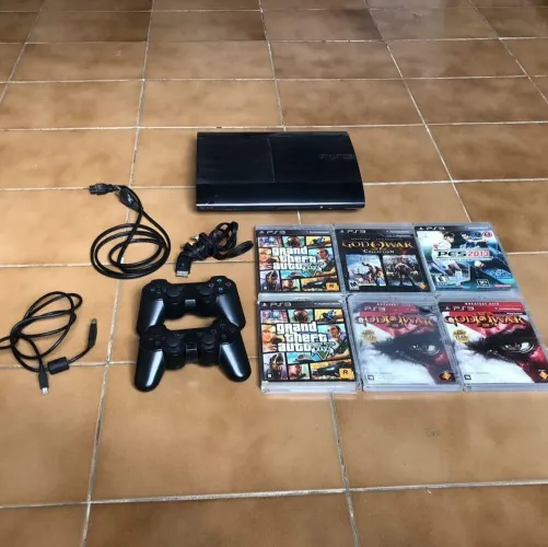 PS3 Super Slim 500GB + 2 Controles + Jogos Originais(opcional)