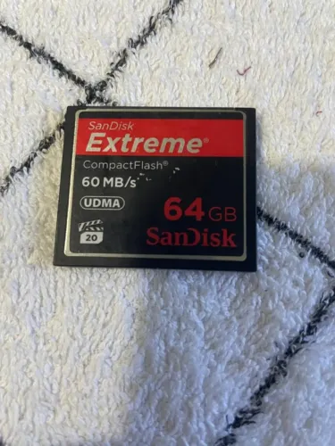 Cartão de memoria scandisk extreme - 64 gb