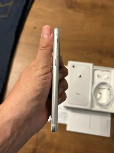 iPhone 8 64gb - branco - unica dona - sem detalhes - igual a novo - aceito troca