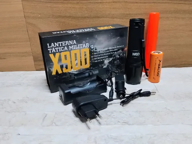 Lanterna Metal X900 LED Super Potente Recarregável