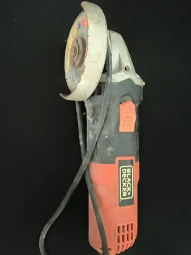 Esmerilhadeira Black+decker