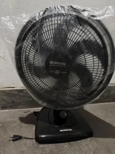 Ventilador Mondial 110 volts de Mesa Novo