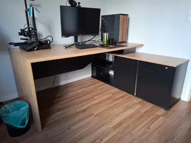 Mesa de escritório em L