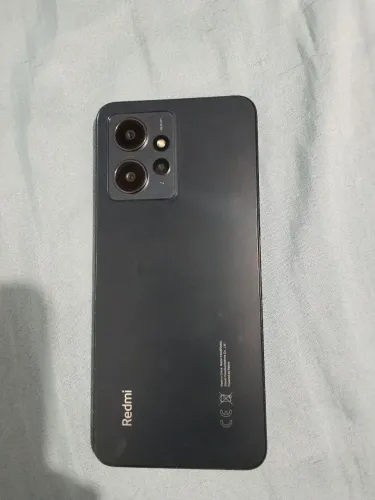 Dois celulares redmi e infinix