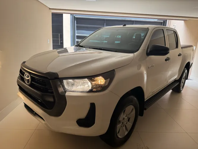 Toyota Hilux CD 4X4 2.8 Diesel Mec. 2024