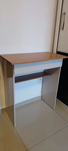 Escrivaninha pequena
