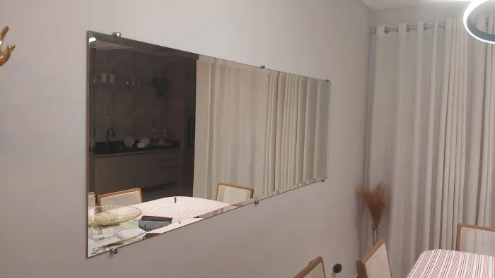 Vende-se espelho com bisote 2.00 x 0.75m