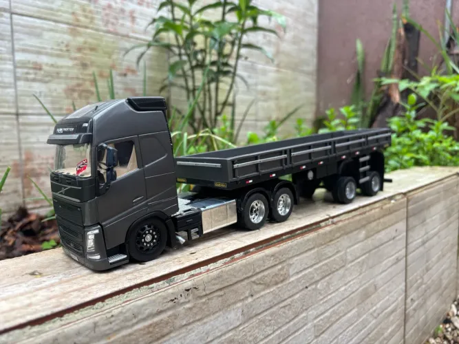 Caminhão miniatura