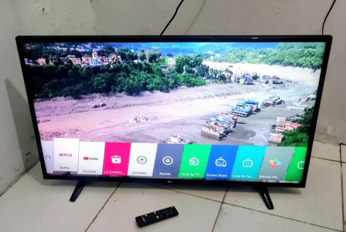 Tv 50 LG smart 4k perfeita sem detalhe