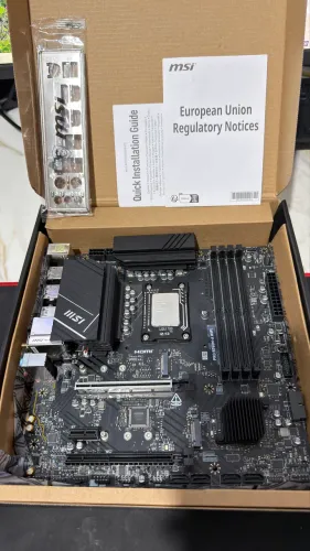 Kit i5 14600K + B760 Wi-Fi Pro DDR5 Troco Por iPhone