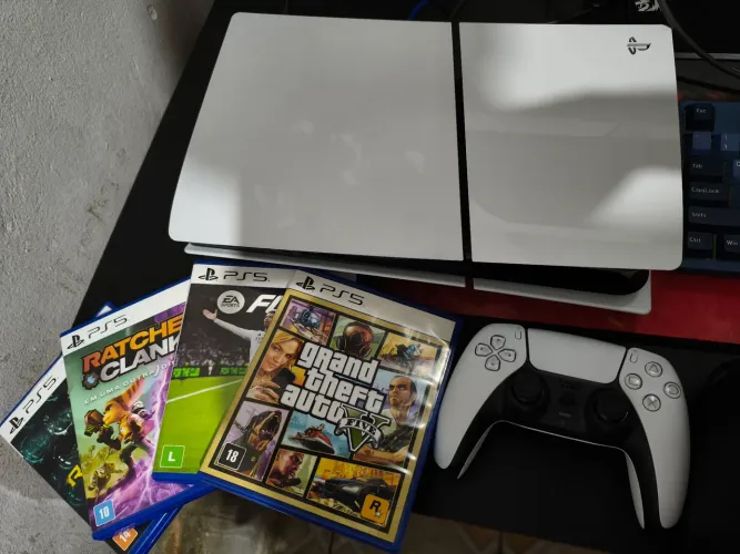 Playstation 5 Slim mídia física com 4 jogos