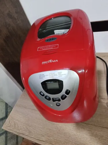 Vendo máquina de fazer pão da mundial super concervada usada poucas vezes 