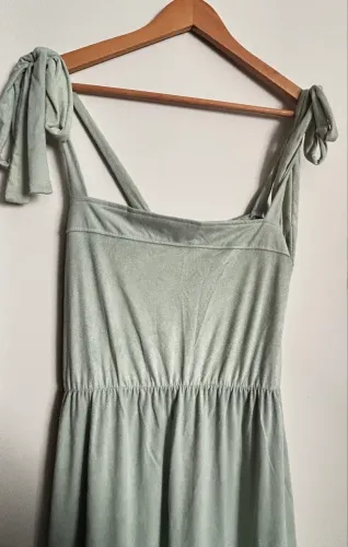 Vestido les cloches em suede/veludo verde menta
