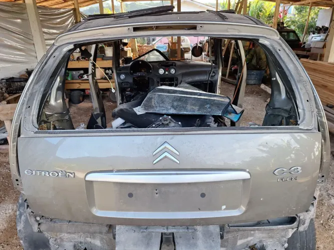 Tampa Traseira Citroen C3 2003 a 2011 Original usada