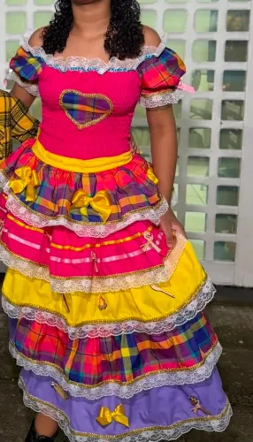 Vendo vestido junino lindo todo reformado por apenas 120,00