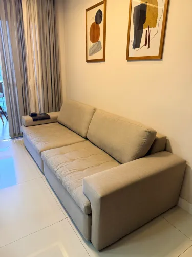 Sofá Retrátil Bege 2,42m - Única Dona (Encosto Removível)