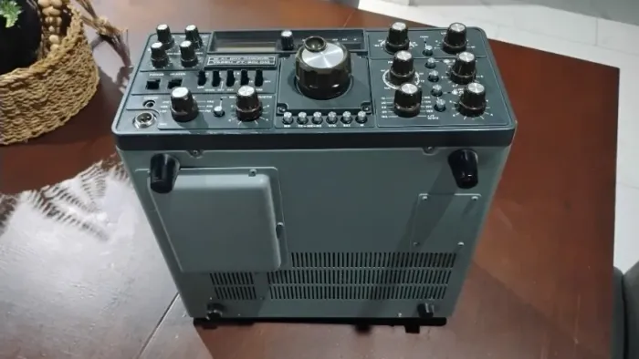 RÁDIO HF YAESU FT901 DM