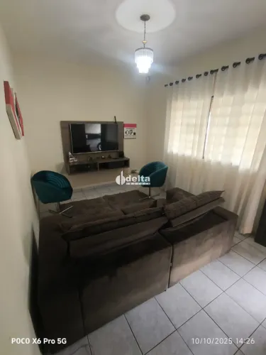 Casa residencial com 3 quartos sendo 1 suíte disponível para venda no bairro Santa Mônica
